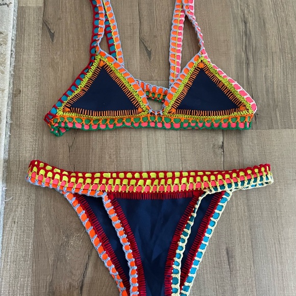 Kiini Tasmin Bikini Set Size Large - Picture 4 of 4